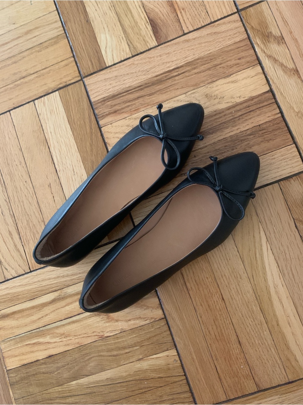 Quince Classic Black Women's Ballet Flats with Bow Size 8